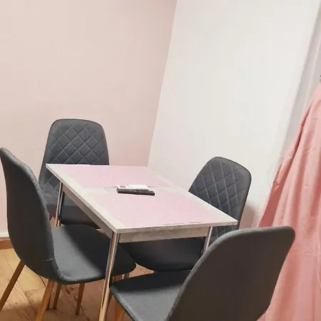 2 Separate Bedrooms And Living Room Fully Equipped With Ac Budapest Exterior foto
