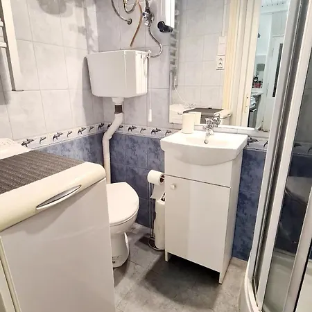 2 Separate Bedrooms And Living Room Fully Equipped With Ac Budapest Exterior foto