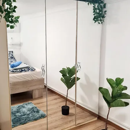 2 Separate Bedrooms And Living Room Fully Equipped With Ac Budapest Exterior foto