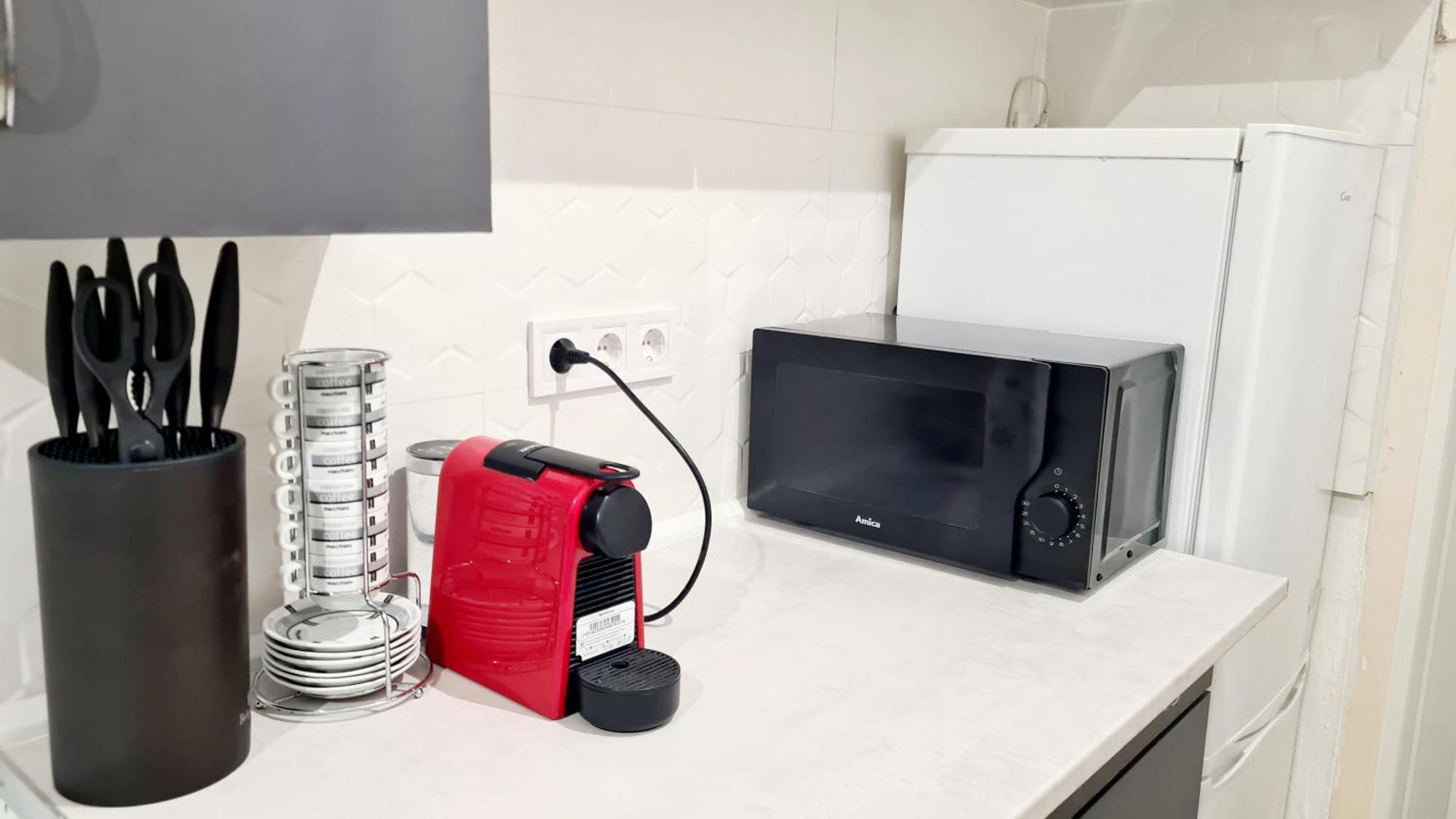2 Separate Bedrooms And Living Fully Equipped With Ac * Budapest