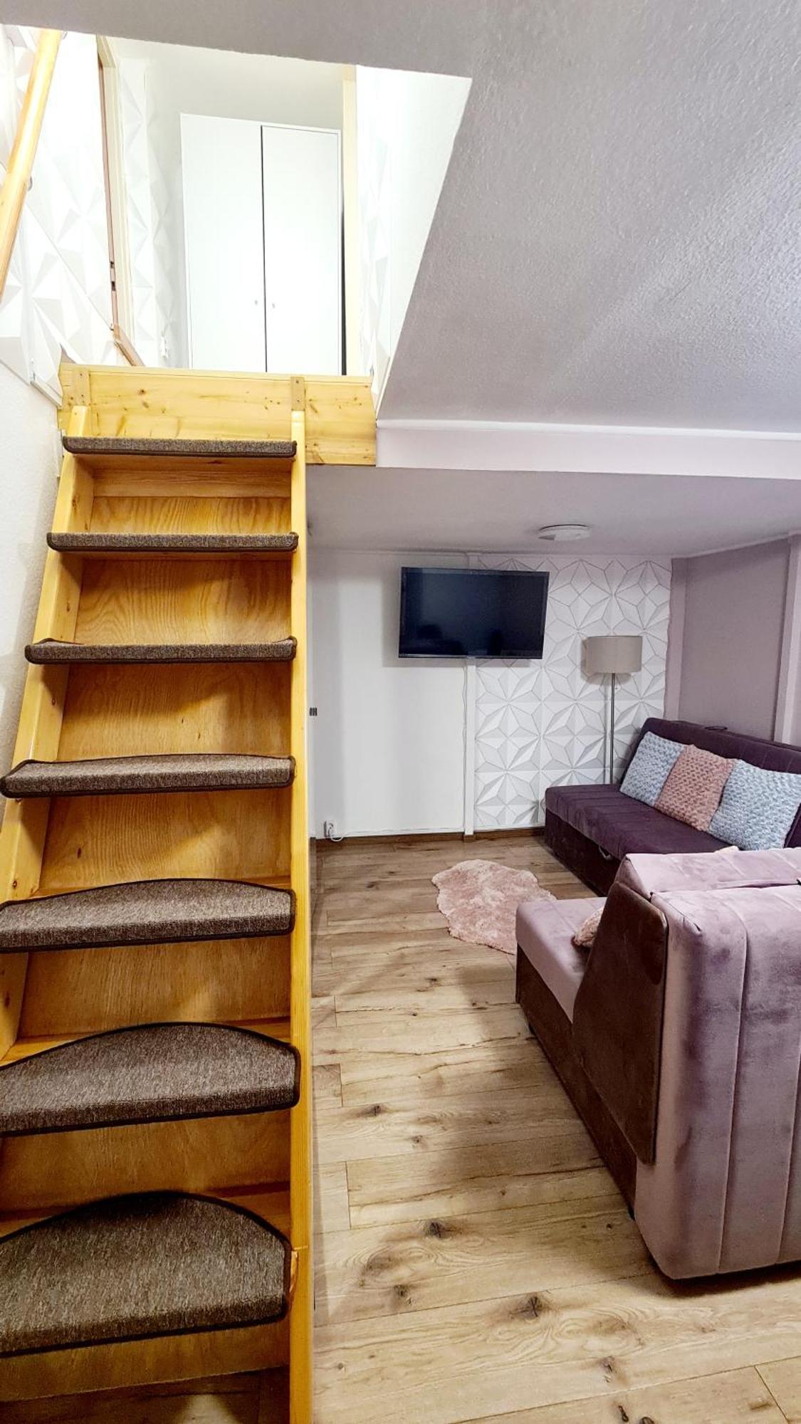 2 Separate Bedrooms And Living Fully Equipped With Ac Budapest